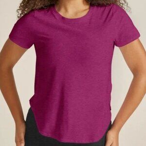 Beyond Yoga Featherweight On the Down Low Tee  - WM in Magenta Heather